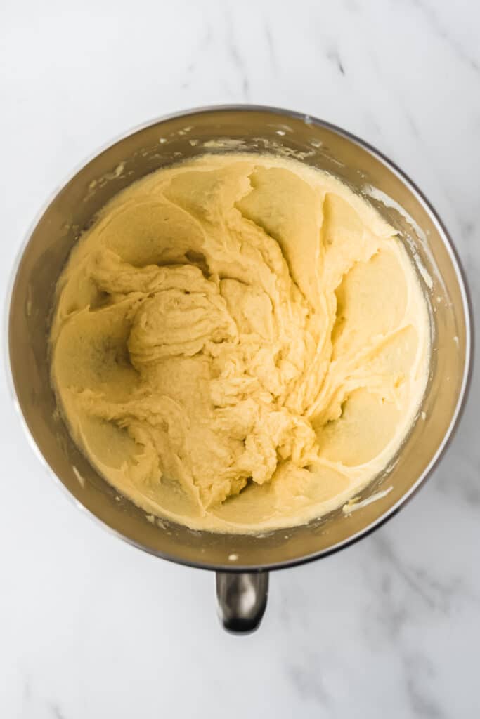 wet ingredients for cookies blended together